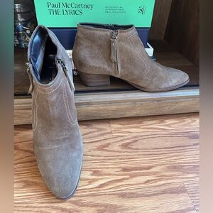 Aquatalia Finn Suede Bootie, 10